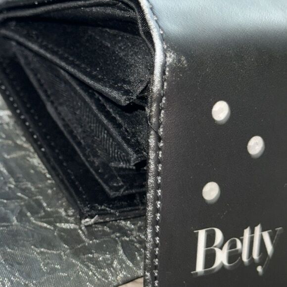 Betty Boop zip around wallet - Picture 8 of 8